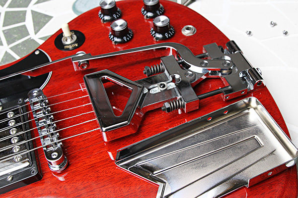 gibson-sideways-vibrola-00