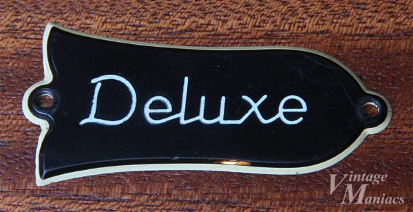 文字が印刷になったDeluxeのロッドカバー
