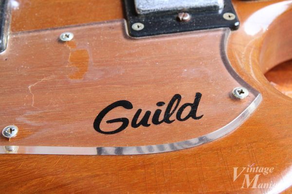 Guild S-100の透明のピックガード