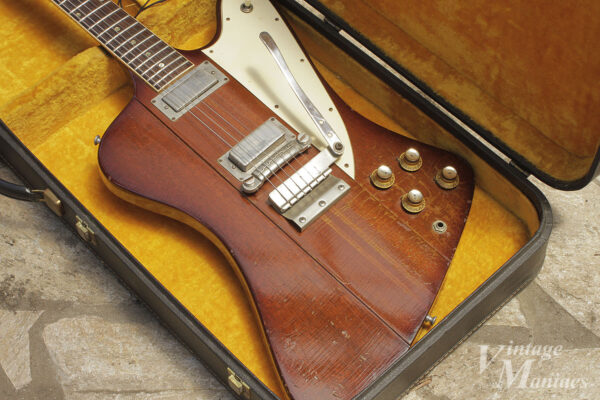 Gibson Firebird Ⅲのボディ塗装